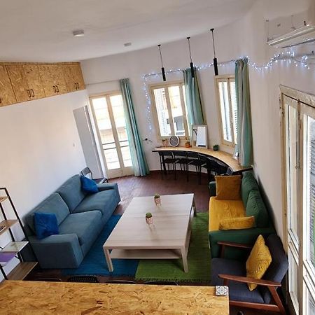 Bee Hostel Paphos Exterior photo