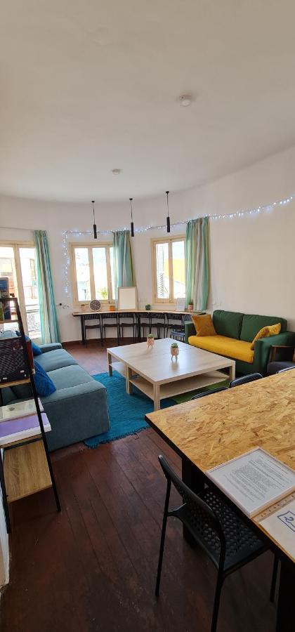 Bee Hostel Paphos Exterior photo