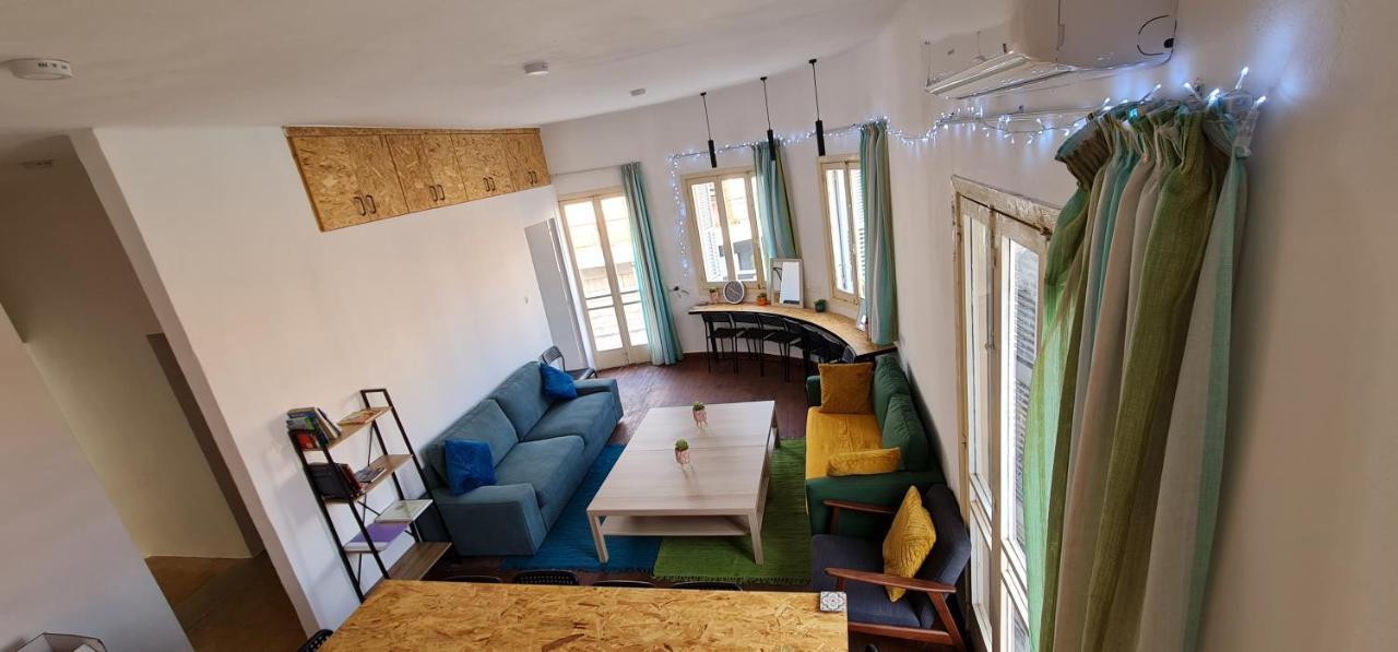 Bee Hostel Paphos Exterior photo