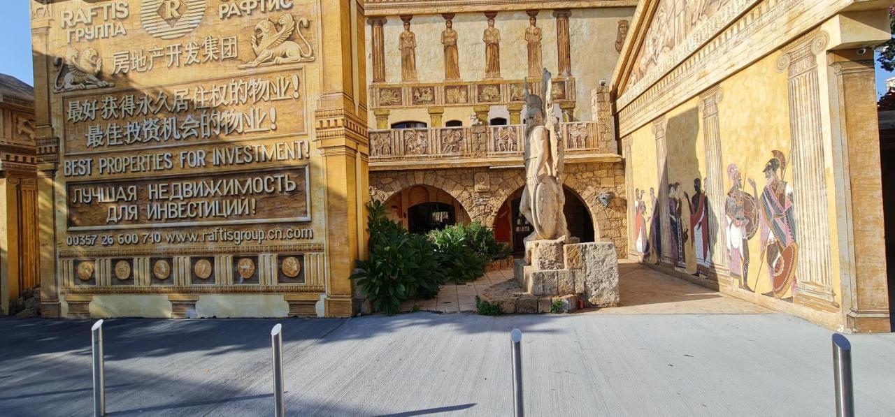 Bee Hostel Paphos Exterior photo