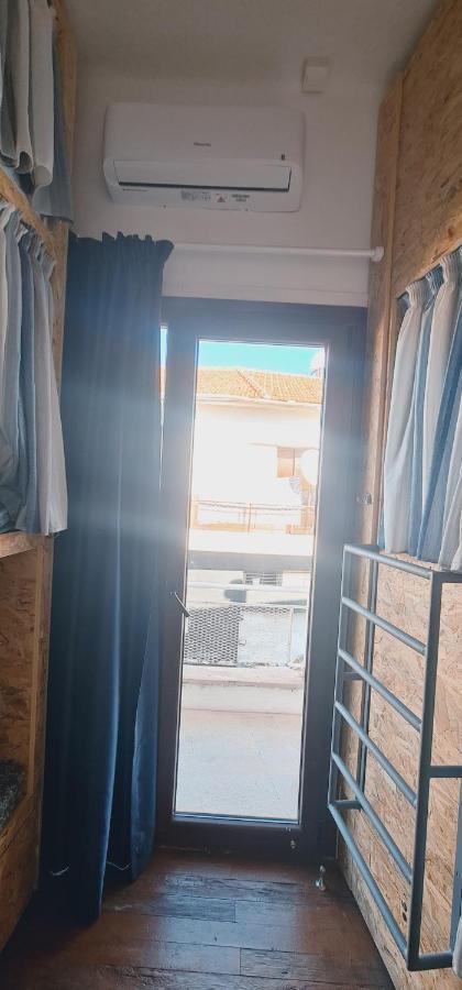 Bee Hostel Paphos Exterior photo